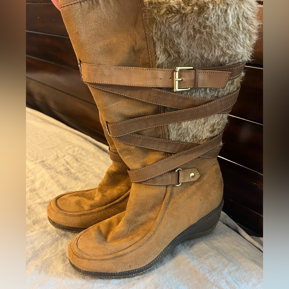 Qupid wedge boots- size 10 ladies
